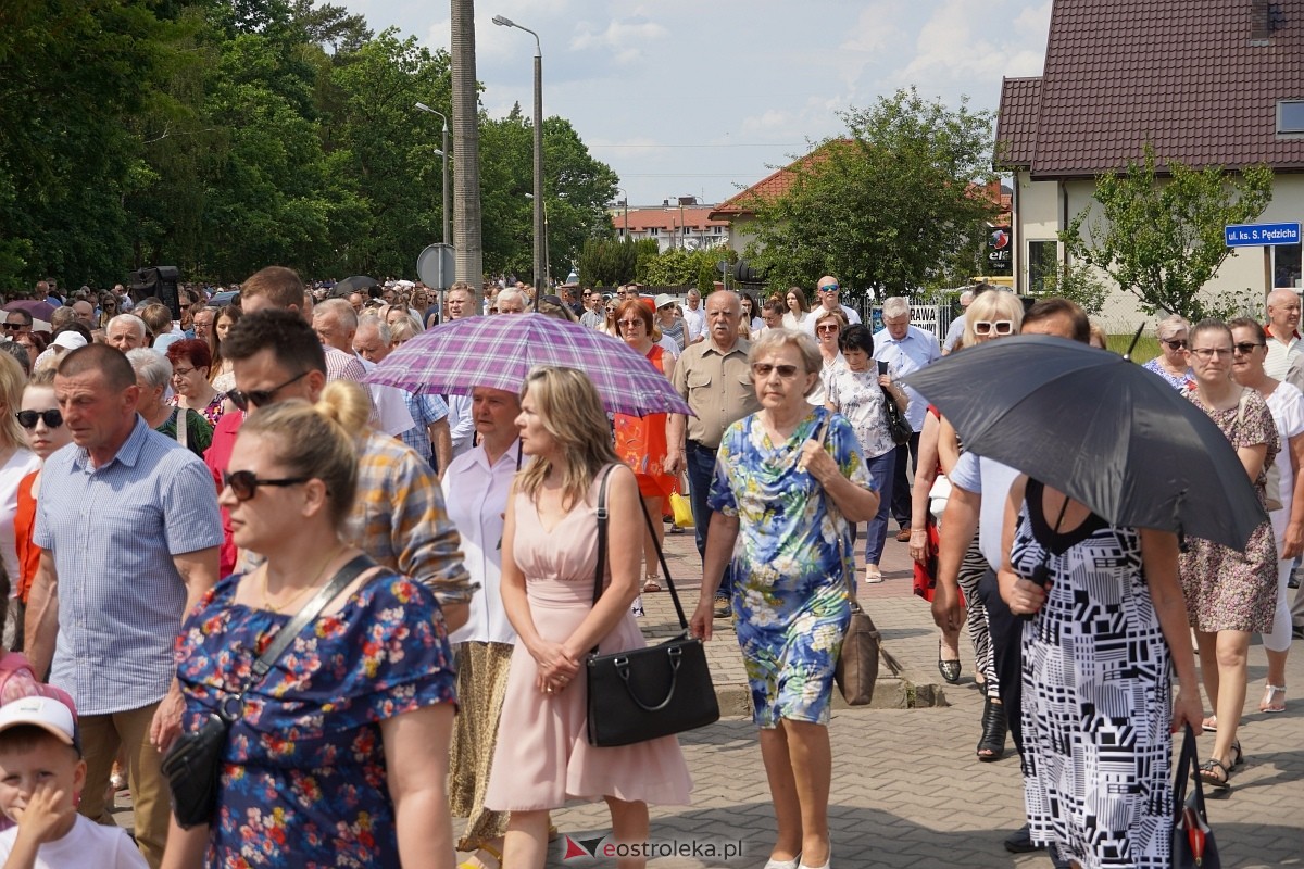 Boże Ciało 2024. Parafia pw. św. Franciszka z Asyżu w Ostrołęce - zdjęcie #23 - eOstroleka.pl