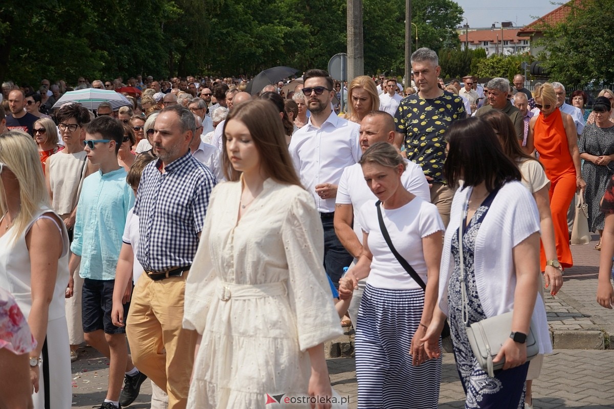 Boże Ciało 2024. Parafia pw. św. Franciszka z Asyżu w Ostrołęce - zdjęcie #16 - eOstroleka.pl