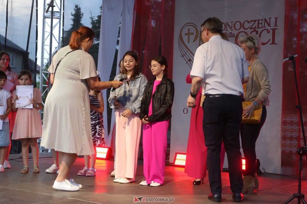 Koncert uwielbienia w Ostrołęce [30.05.2024] - zdjęcie #65 - eOstroleka.pl
