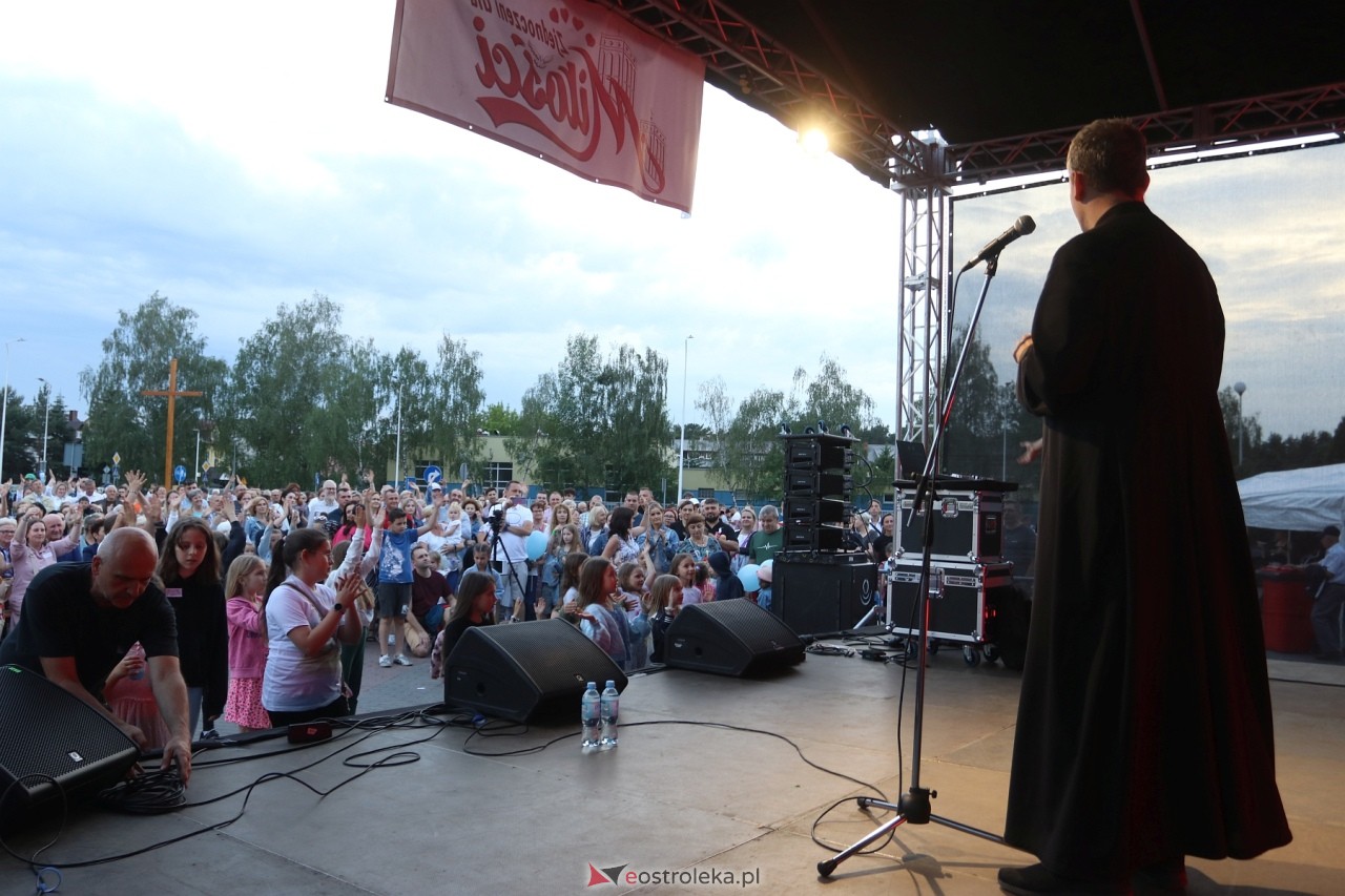 Koncert uwielbienia w Ostrołęce [30.05.2024] - zdjęcie #46 - eOstroleka.pl