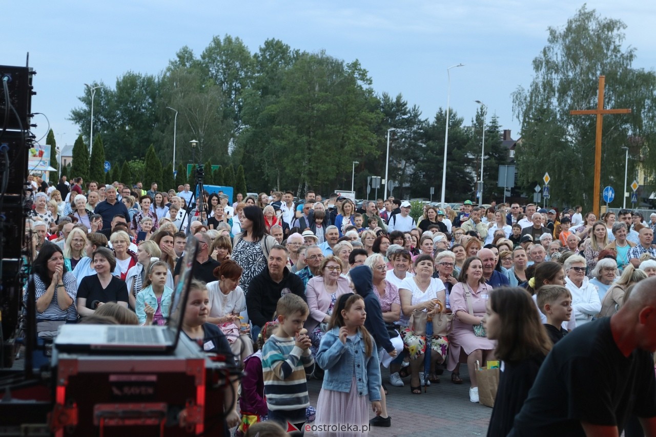 Koncert uwielbienia w Ostrołęce [30.05.2024] - zdjęcie #43 - eOstroleka.pl