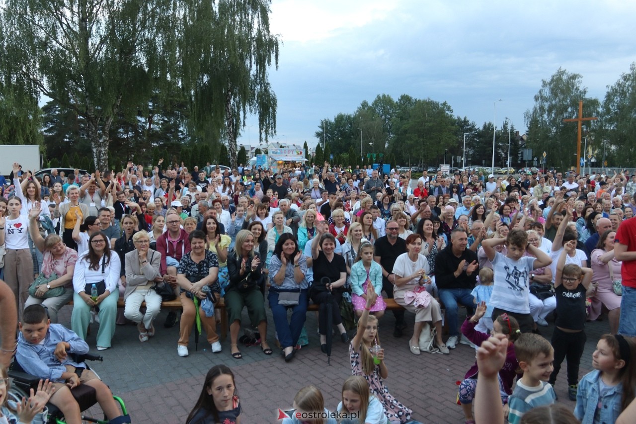 Koncert uwielbienia w Ostrołęce [30.05.2024] - zdjęcie #39 - eOstroleka.pl