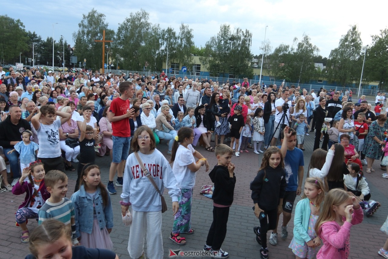 Koncert uwielbienia w Ostrołęce [30.05.2024] - zdjęcie #37 - eOstroleka.pl