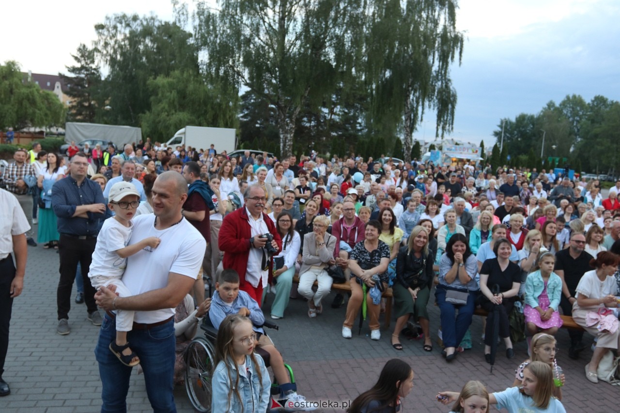 Koncert uwielbienia w Ostrołęce [30.05.2024] - zdjęcie #35 - eOstroleka.pl