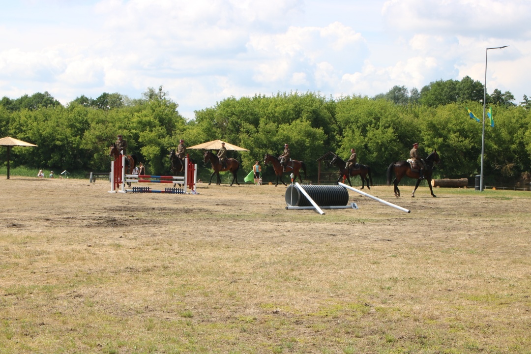 Drugi Dzień: XII Zawody Kawaleryjskie w Ostrołęce [02.06.2024] - zdjęcie #102 - eOstroleka.pl