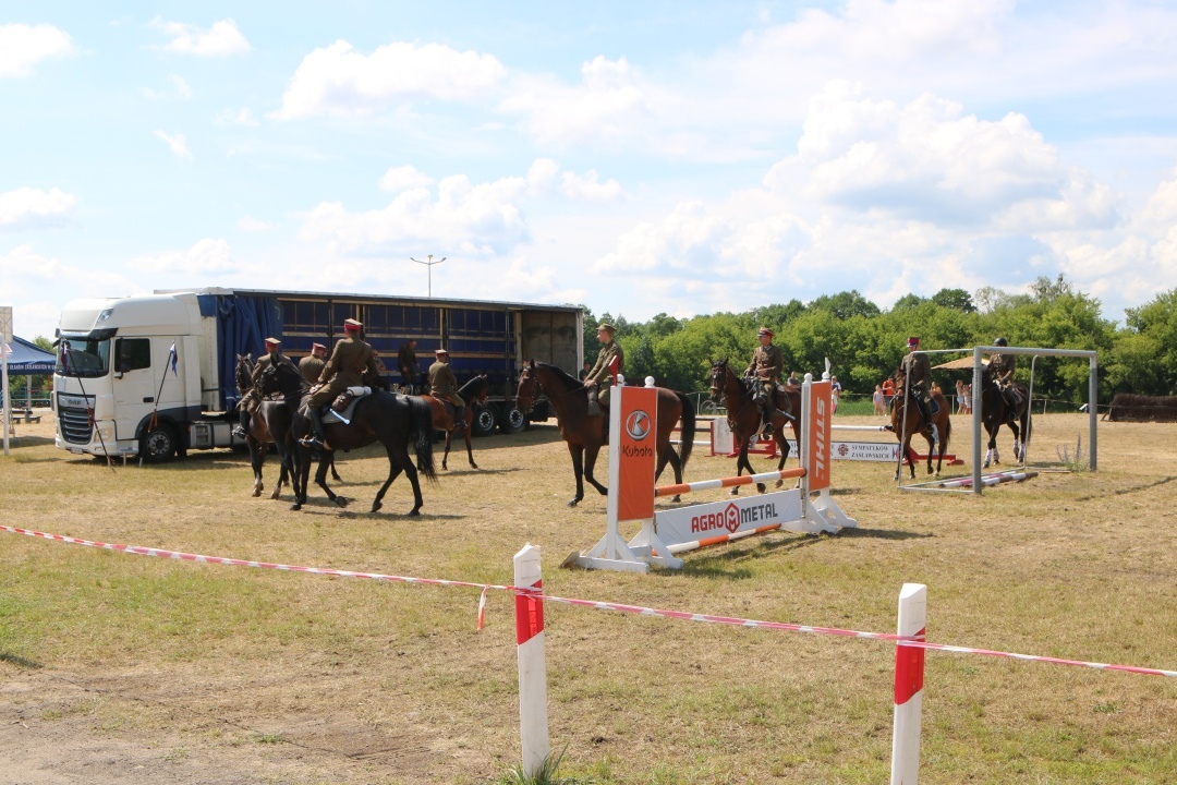 Drugi Dzień: XII Zawody Kawaleryjskie w Ostrołęce [02.06.2024] - zdjęcie #79 - eOstroleka.pl
