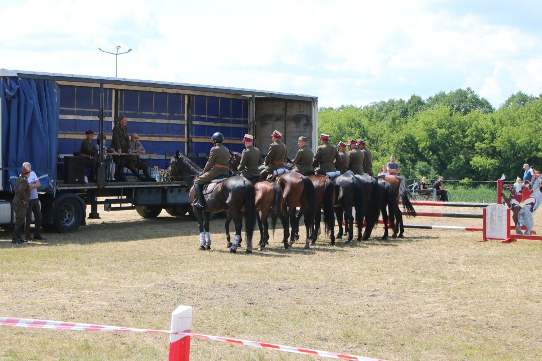 Drugi Dzień: XII Zawody Kawaleryjskie w Ostrołęce [02.06.2024] - zdjęcie #77 - eOstroleka.pl