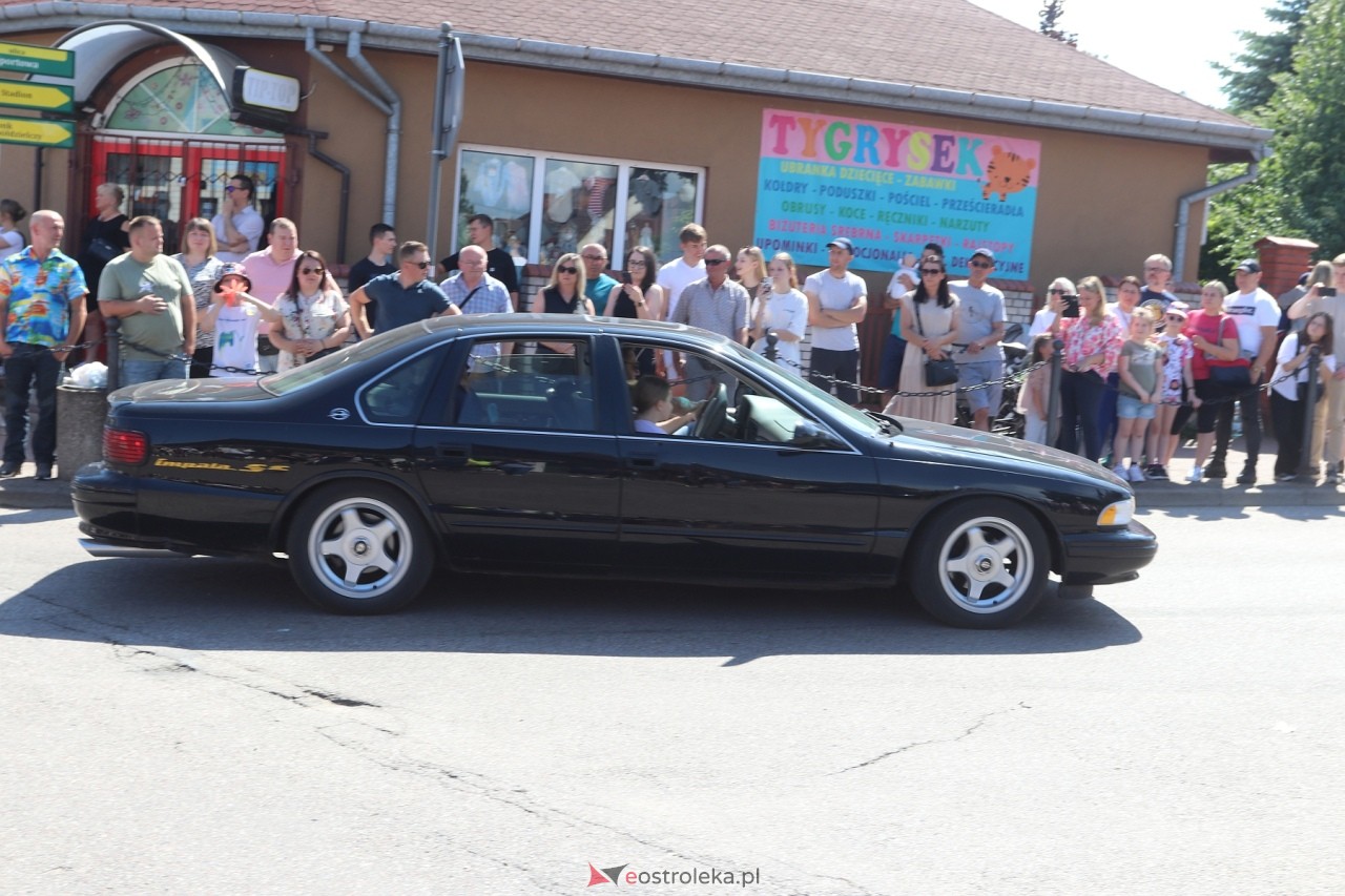 Parada aut amerykańskich w Kadzidle [02.06.2024] - zdjęcie #13 - eOstroleka.pl