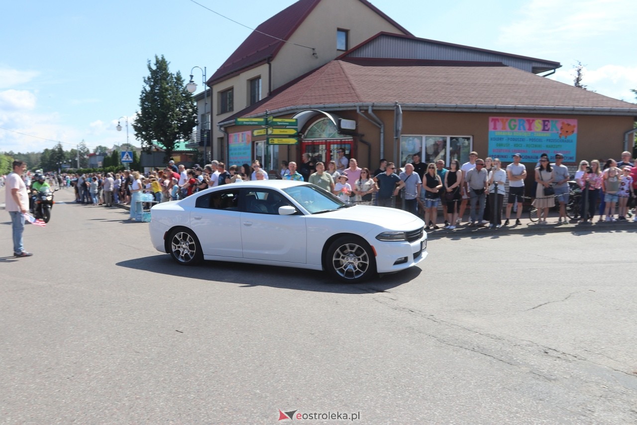 Parada aut amerykańskich w Kadzidle [02.06.2024] - zdjęcie #4 - eOstroleka.pl