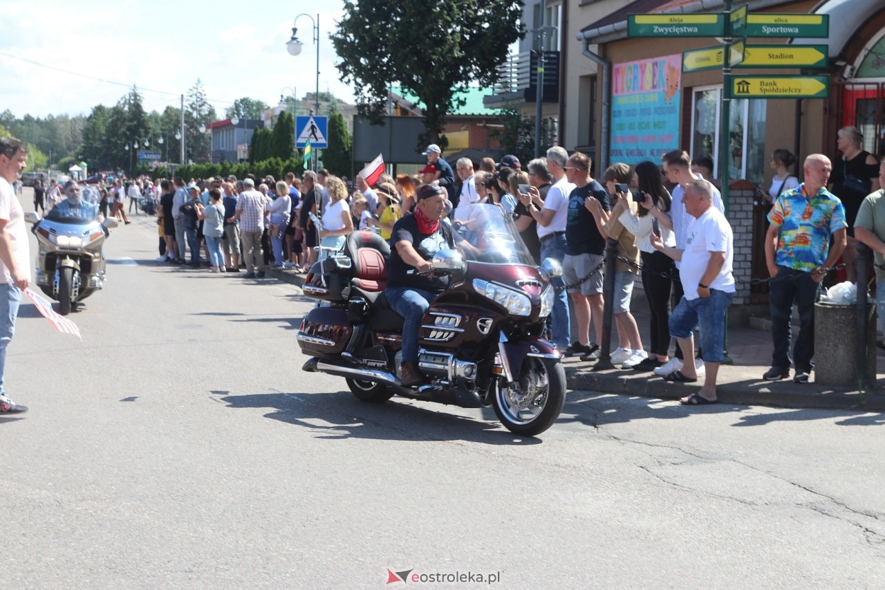 Parada aut amerykańskich w Kadzidle [02.06.2024] - zdjęcie #3 - eOstroleka.pl