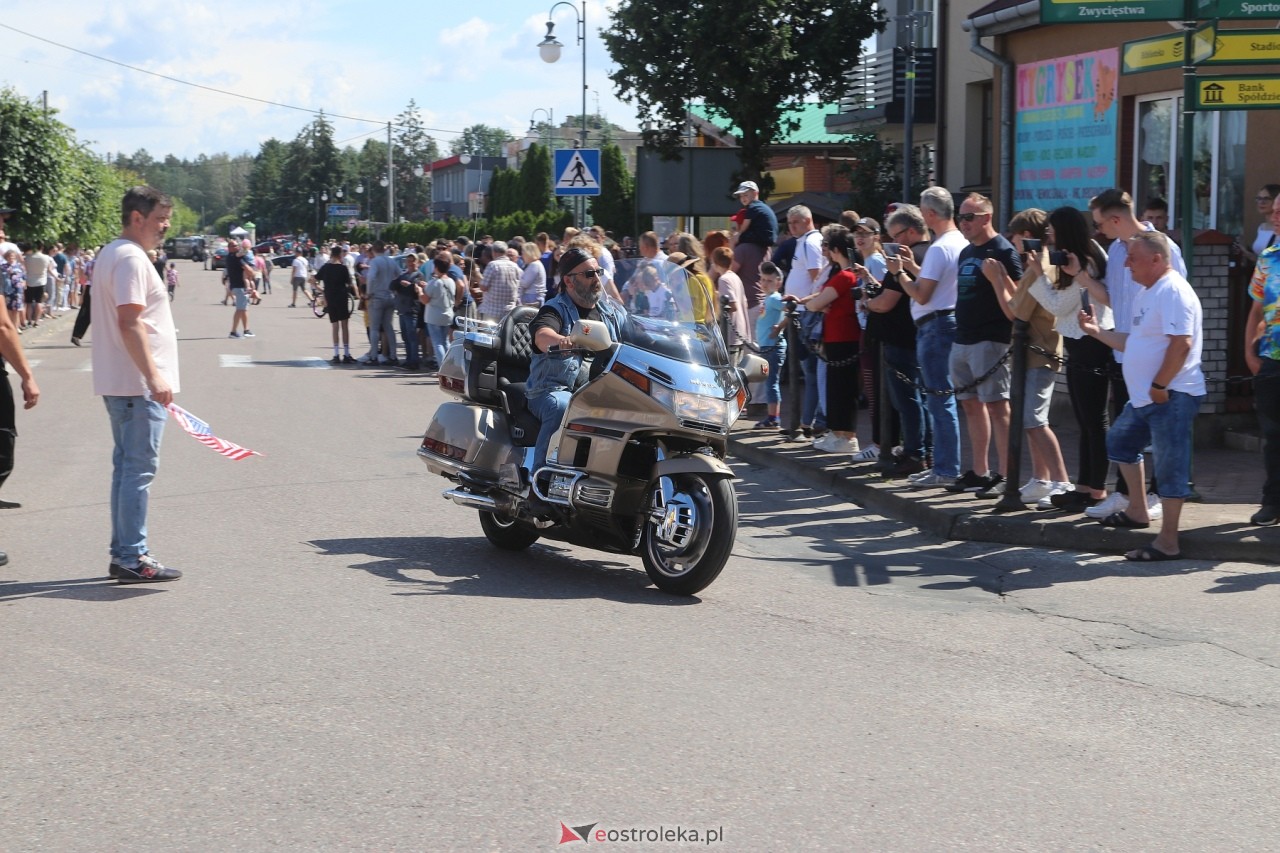 Parada aut amerykańskich w Kadzidle [02.06.2024] - zdjęcie #2 - eOstroleka.pl