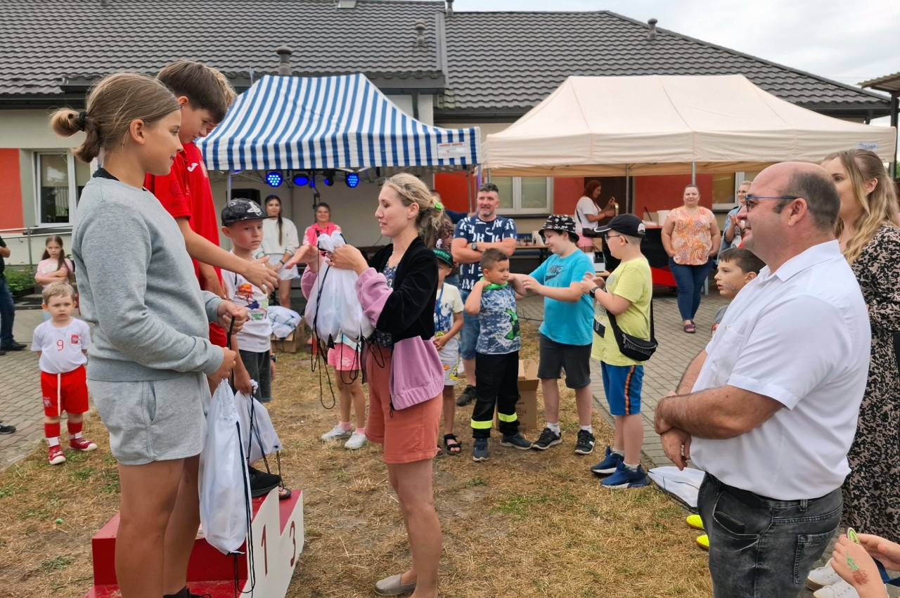 Festyn z okazji Dnia Dziecka w Durlasach [01.06.2024] - zdjęcie #56 - eOstroleka.pl