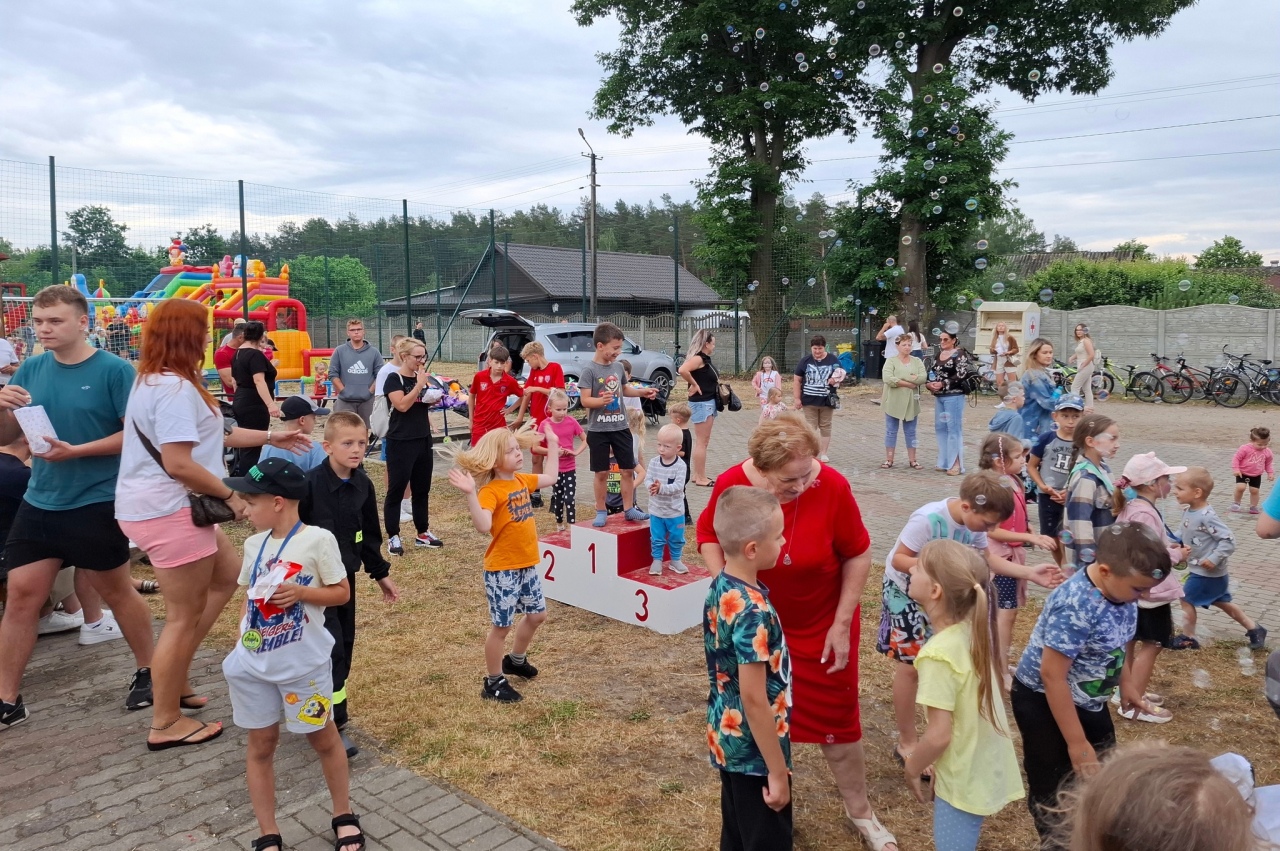 Festyn z okazji Dnia Dziecka w Durlasach [01.06.2024] - zdjęcie #52 - eOstroleka.pl