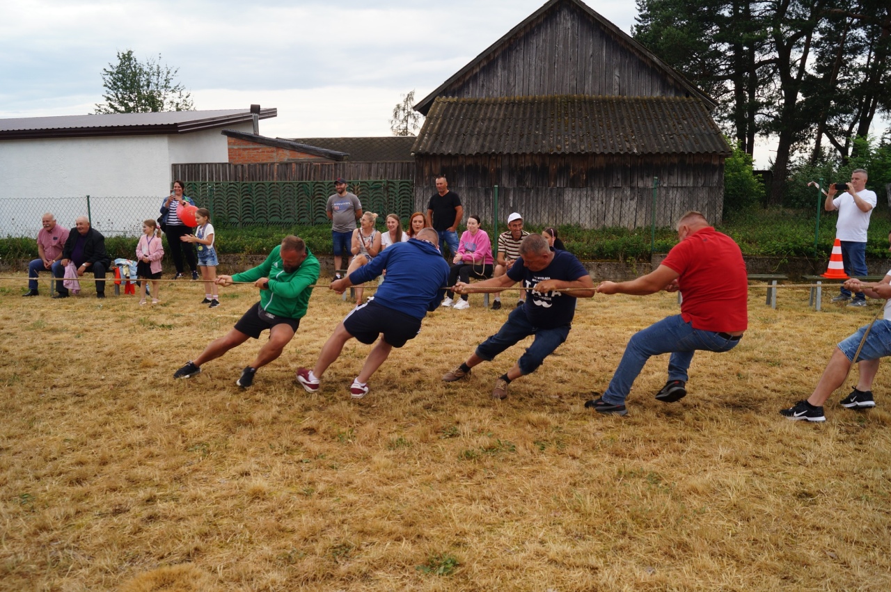 Festyn z okazji Dnia Dziecka w Durlasach [01.06.2024] - zdjęcie #50 - eOstroleka.pl