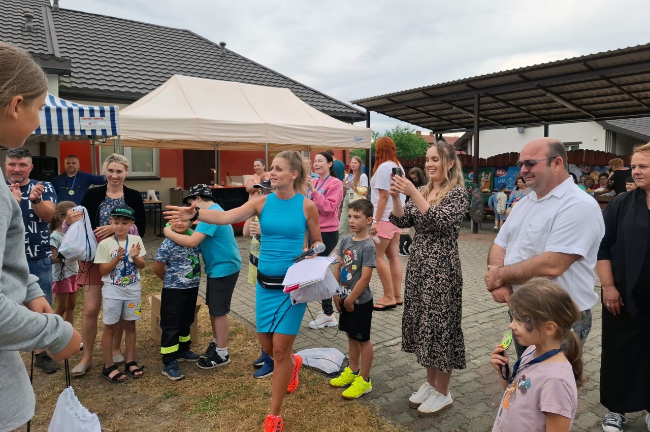 Festyn z okazji Dnia Dziecka w Durlasach [01.06.2024] - zdjęcie #34 - eOstroleka.pl