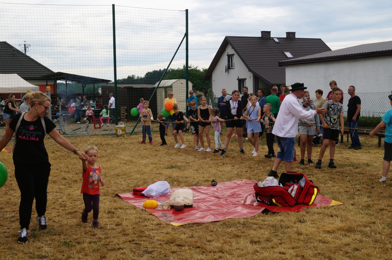 Festyn z okazji Dnia Dziecka w Durlasach [01.06.2024] - zdjęcie #24 - eOstroleka.pl