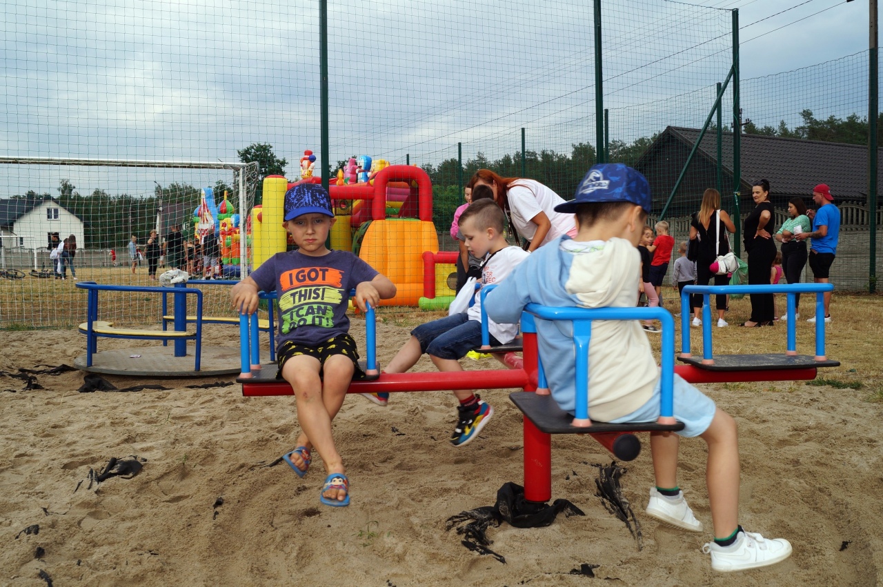 Festyn z okazji Dnia Dziecka w Durlasach [01.06.2024] - zdjęcie #14 - eOstroleka.pl