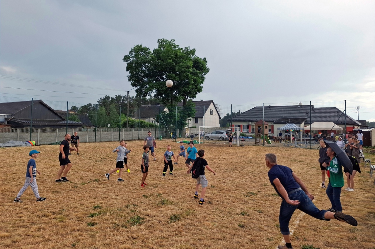 Festyn z okazji Dnia Dziecka w Durlasach [01.06.2024] - zdjęcie #3 - eOstroleka.pl