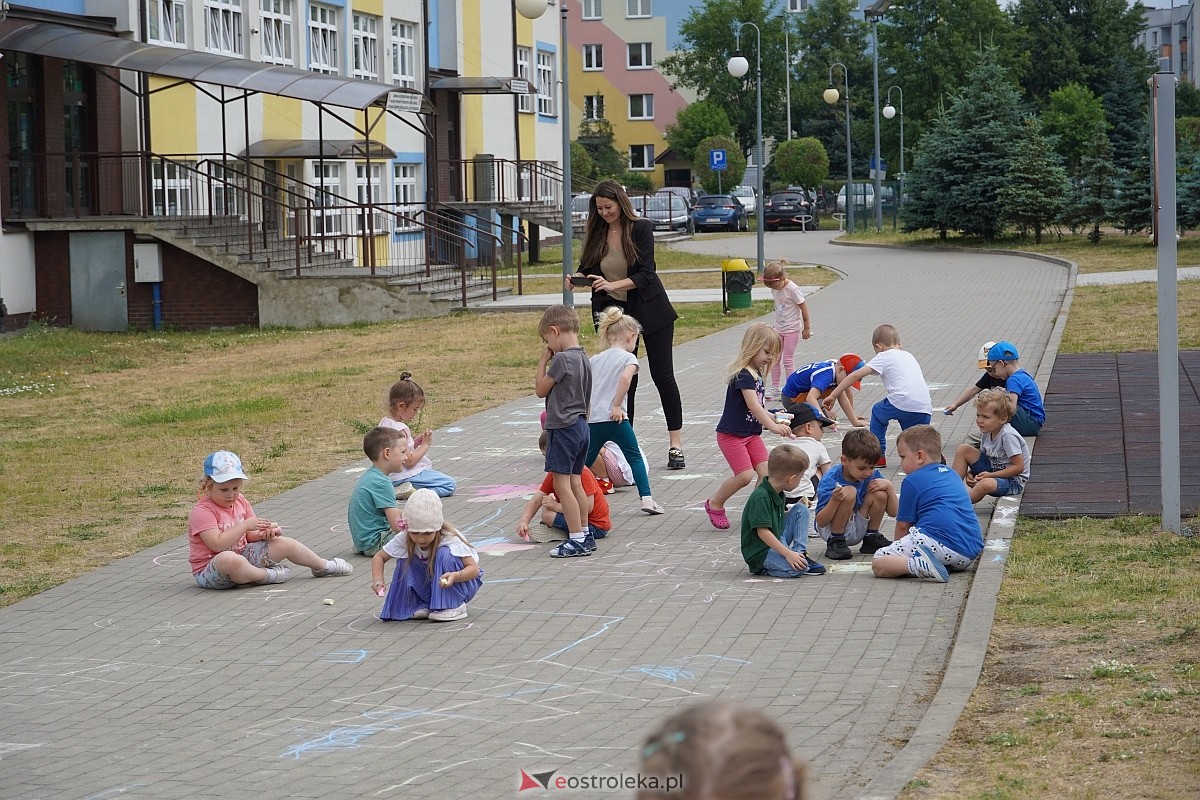 Dzień Dziecka w Bajkowej Krainie [03.06.2024] - zdjęcie #29 - eOstroleka.pl