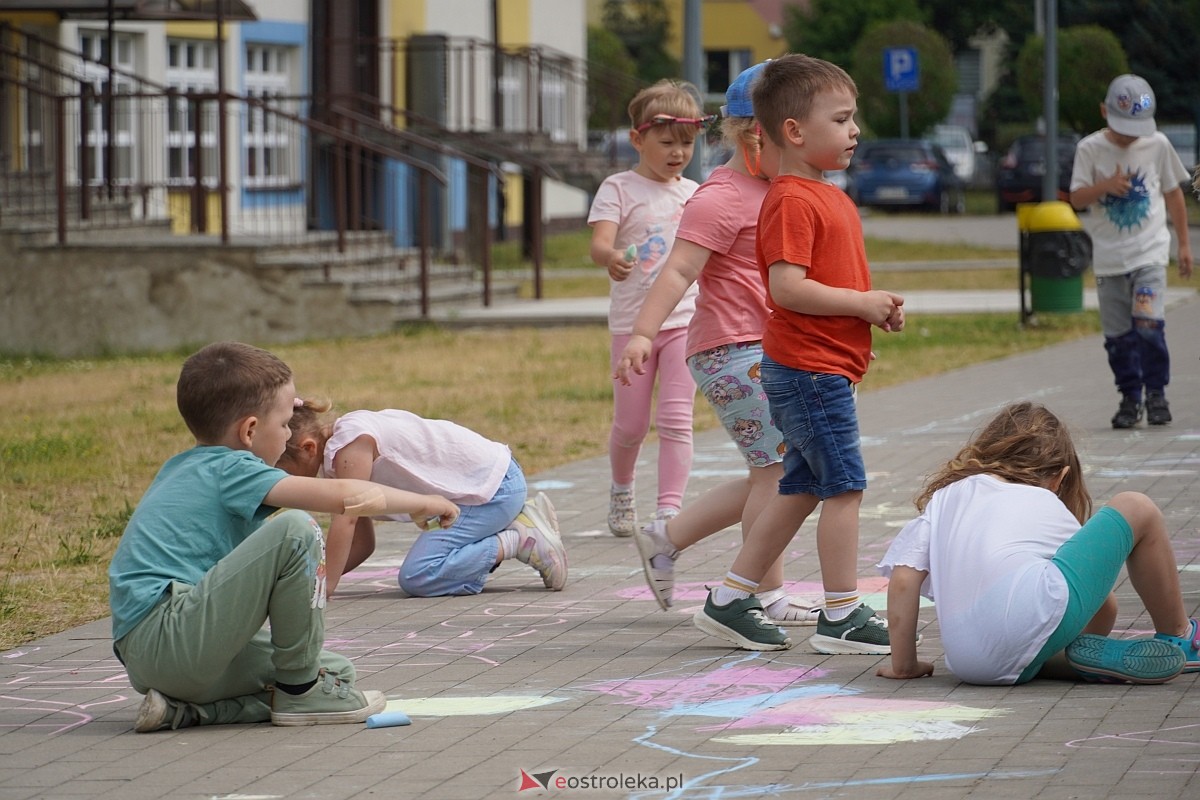 Dzień Dziecka w Bajkowej Krainie [03.06.2024] - zdjęcie #1 - eOstroleka.pl