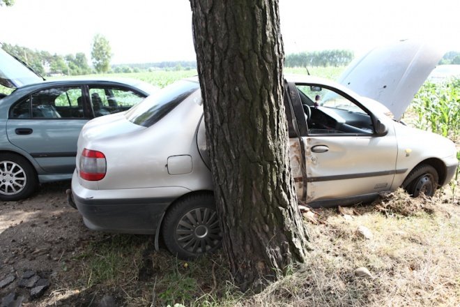 Wypadek w Wachu (29.06.2011) - zdjęcie #5 - eOstroleka.pl