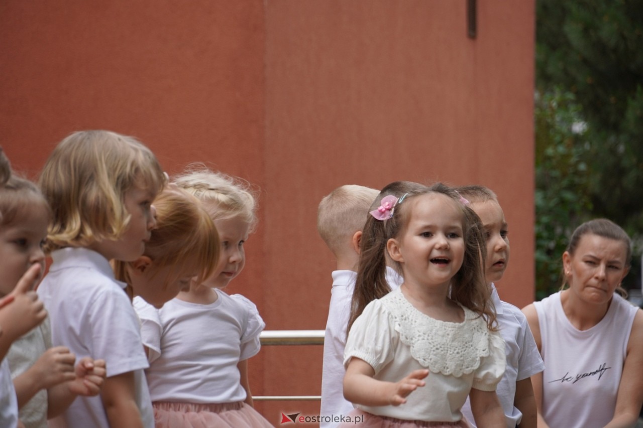 Rodzinny Dzień Dziecka w Przedszkolu Miejskim Nr 13 w Ostrołęce [4.06.2024] - zdjęcie #116 - eOstroleka.pl