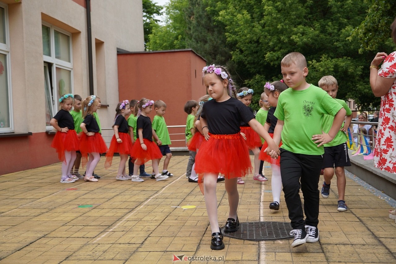 Rodzinny Dzień Dziecka w Przedszkolu Miejskim Nr 13 w Ostrołęce [4.06.2024] - zdjęcie #105 - eOstroleka.pl