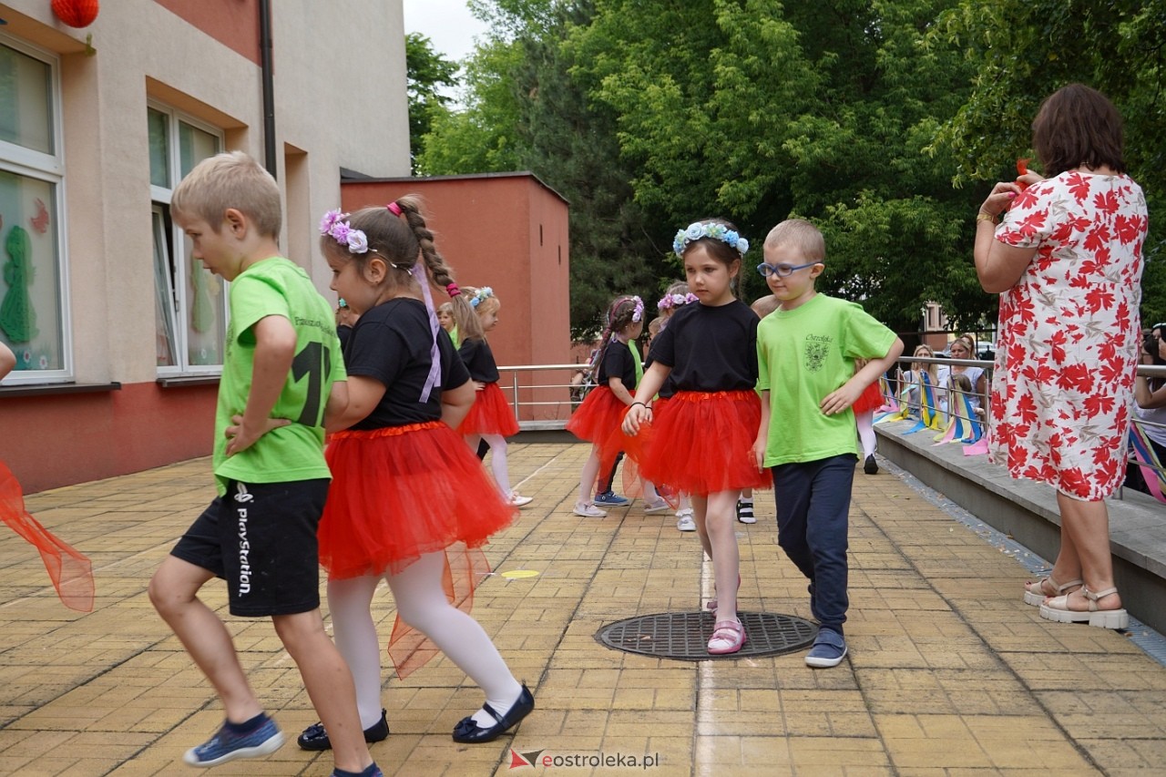 Rodzinny Dzień Dziecka w Przedszkolu Miejskim Nr 13 w Ostrołęce [4.06.2024] - zdjęcie #103 - eOstroleka.pl