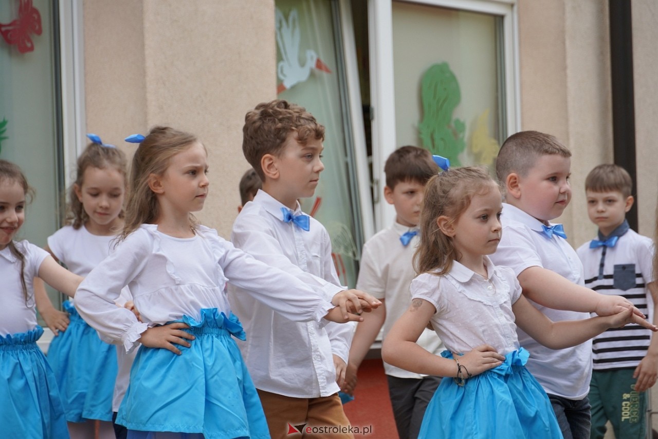 Rodzinny Dzień Dziecka w Przedszkolu Miejskim Nr 13 w Ostrołęce [4.06.2024] - zdjęcie #42 - eOstroleka.pl