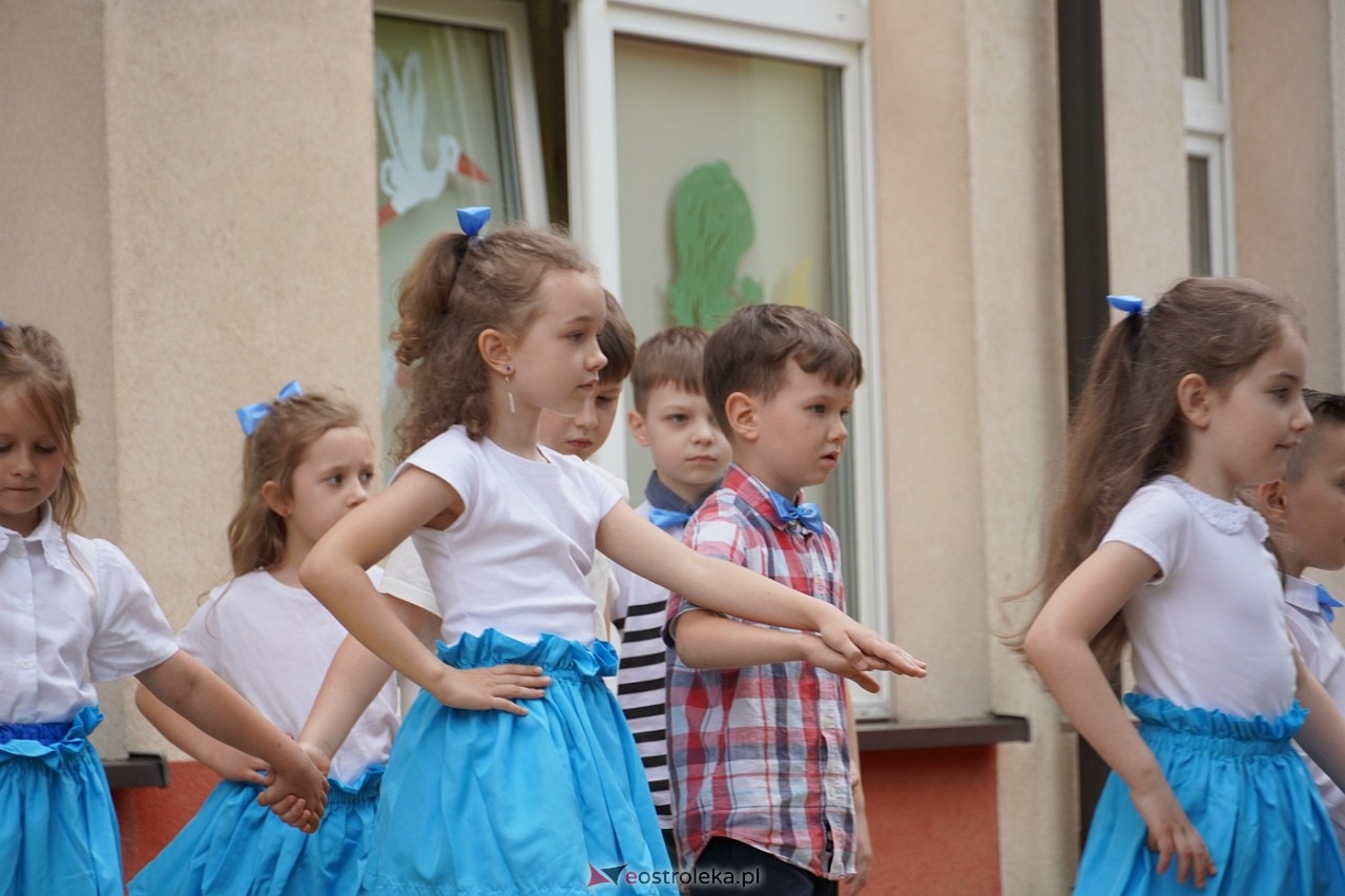Rodzinny Dzień Dziecka w Przedszkolu Miejskim Nr 13 w Ostrołęce [4.06.2024] - zdjęcie #41 - eOstroleka.pl