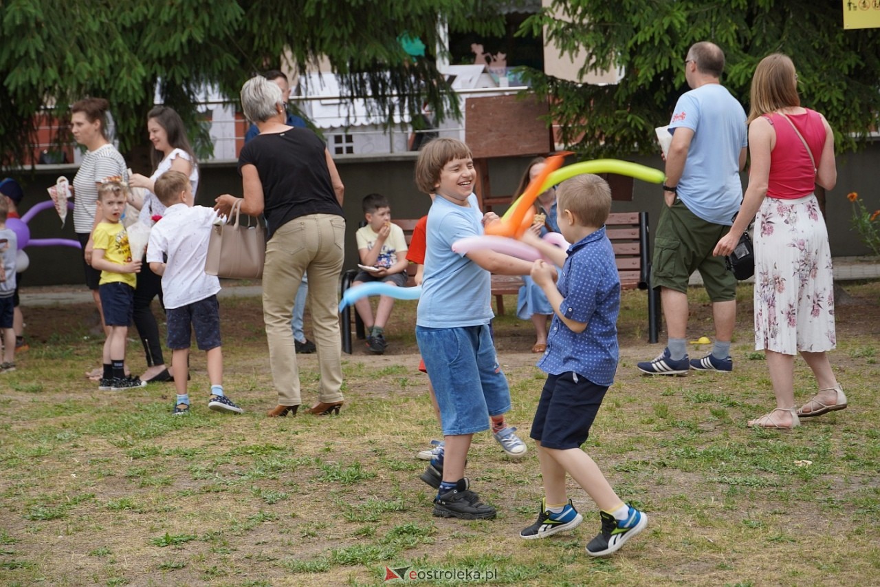Rodzinny Dzień Dziecka w Przedszkolu Miejskim Nr 13 w Ostrołęce [4.06.2024] - zdjęcie #15 - eOstroleka.pl
