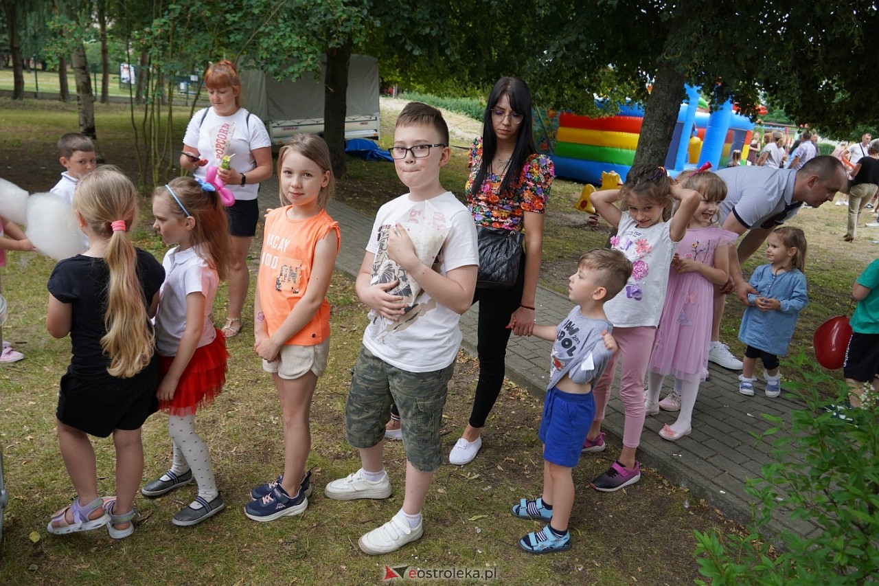 Rodzinny Dzień Dziecka w Przedszkolu Miejskim Nr 13 w Ostrołęce [4.06.2024] - zdjęcie #2 - eOstroleka.pl