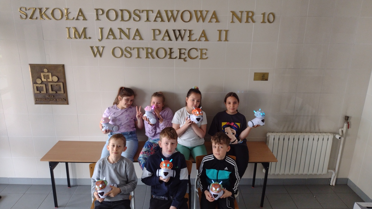 Innowacyjna Nauka: Przygoda z Technologią dla Młodych Entuzjastów w SP 10 - zdjęcie #91 - eOstroleka.pl