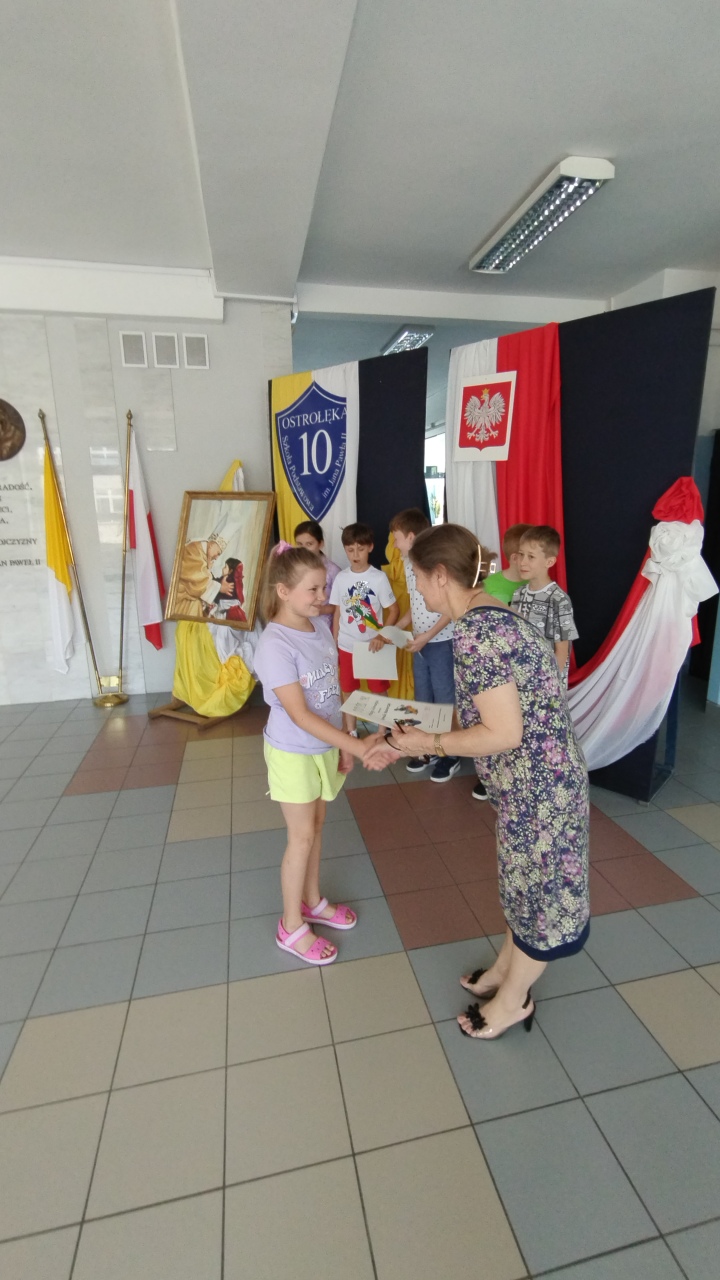 Innowacyjna Nauka: Przygoda z Technologią dla Młodych Entuzjastów w SP 10 - zdjęcie #12 - eOstroleka.pl