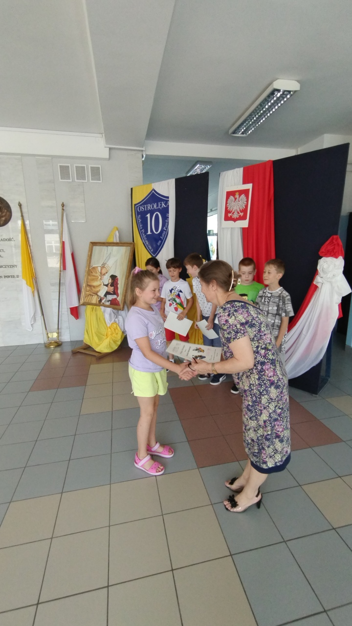 Innowacyjna Nauka: Przygoda z Technologią dla Młodych Entuzjastów w SP 10 - zdjęcie #11 - eOstroleka.pl