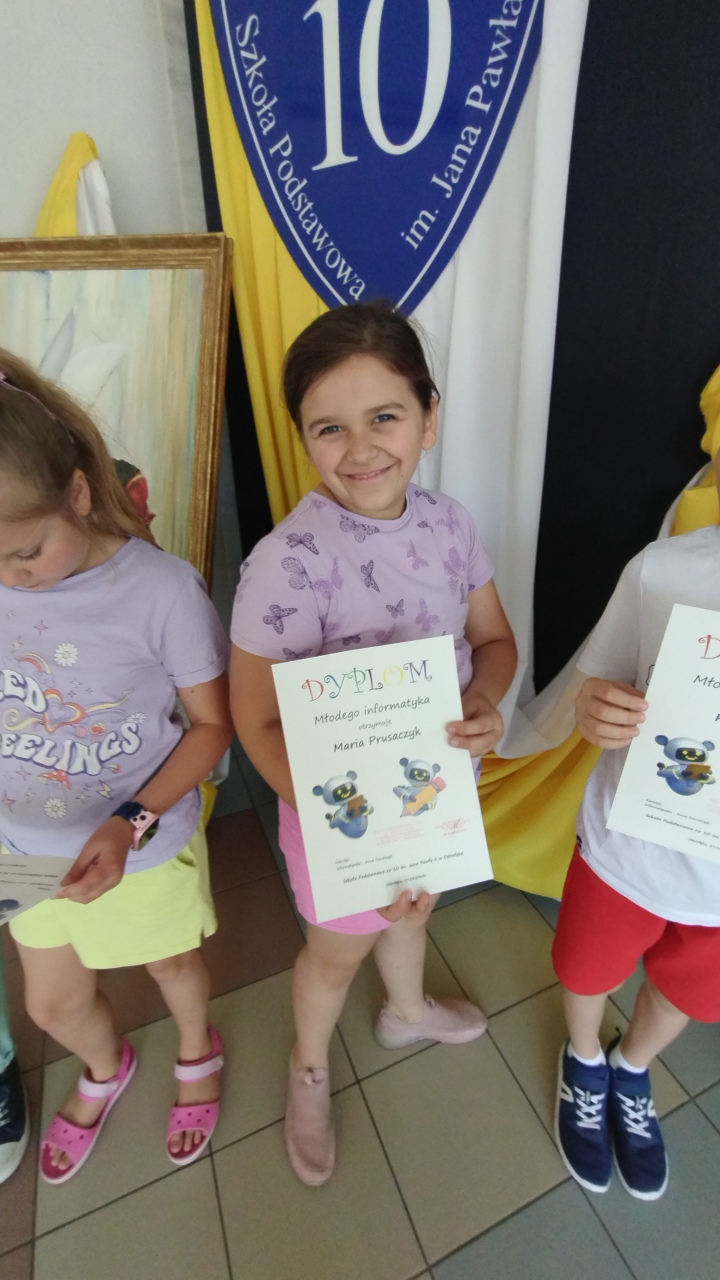 Innowacyjna Nauka: Przygoda z Technologią dla Młodych Entuzjastów w SP 10 - zdjęcie #4 - eOstroleka.pl