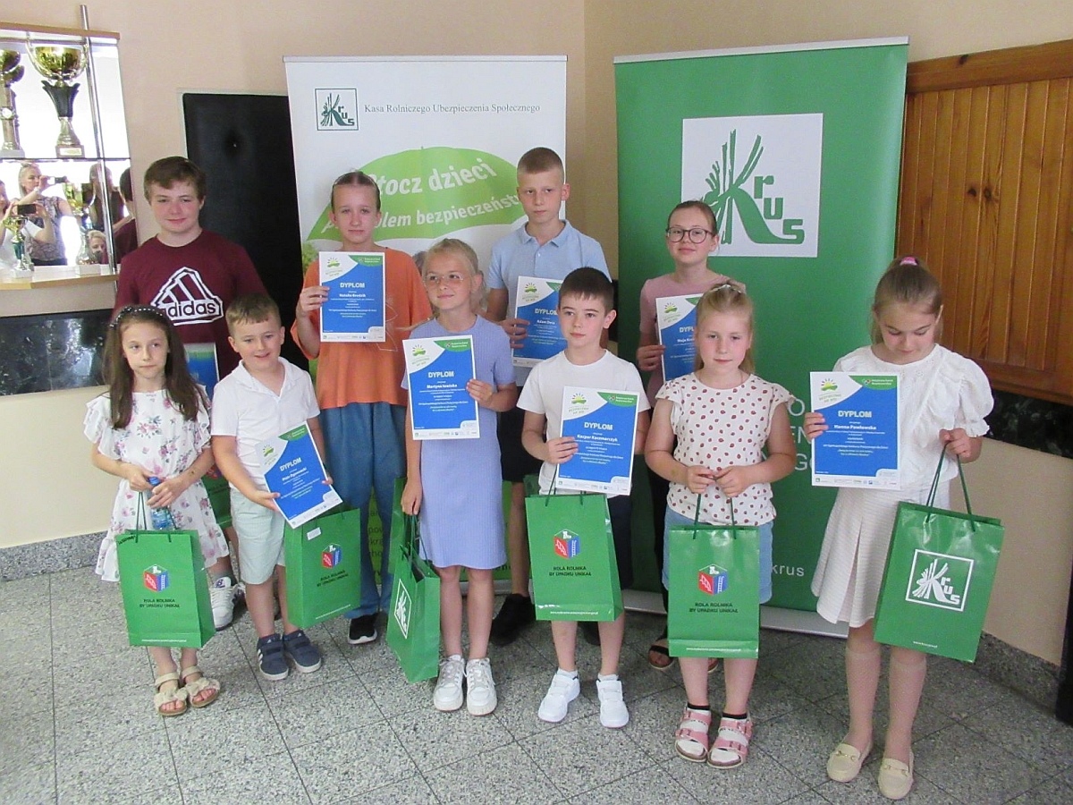 Oficjalne rozstrzygnięcie XIV Ogólnopolskiego Konkursu Plastycznego dla Dzieci „Bezpiecznie na wsi mamy, bo o zdrowie dbamy” [05.06.2024] - zdjęcie #9 - eOstroleka.pl