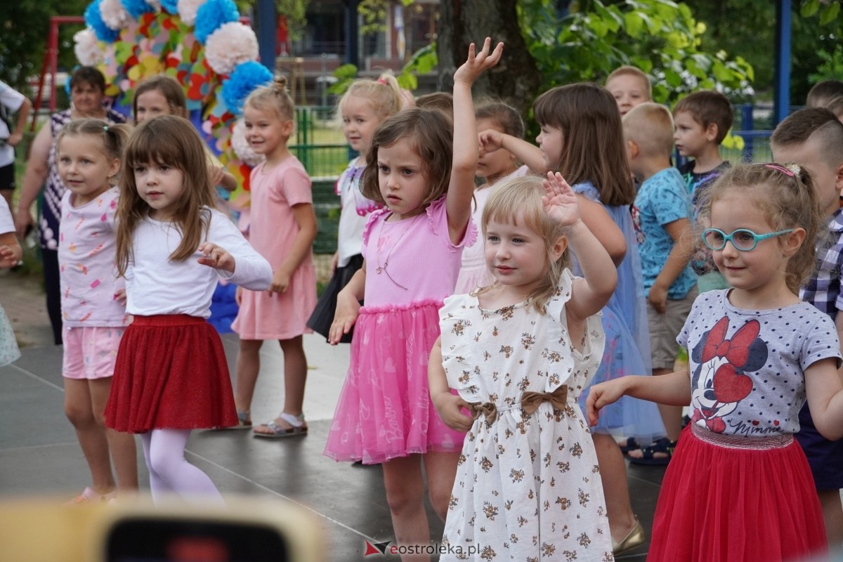 Festyn z okazji Dnia rodziny w Przedszkolu Miejskim nr 7 [05.06.2024] - zdjęcie #60 - eOstroleka.pl