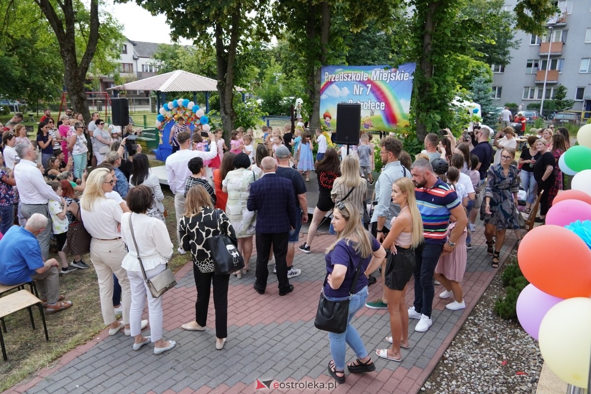 Festyn z okazji Dnia rodziny w Przedszkolu Miejskim nr 7 [05.06.2024] - zdjęcie #50 - eOstroleka.pl
