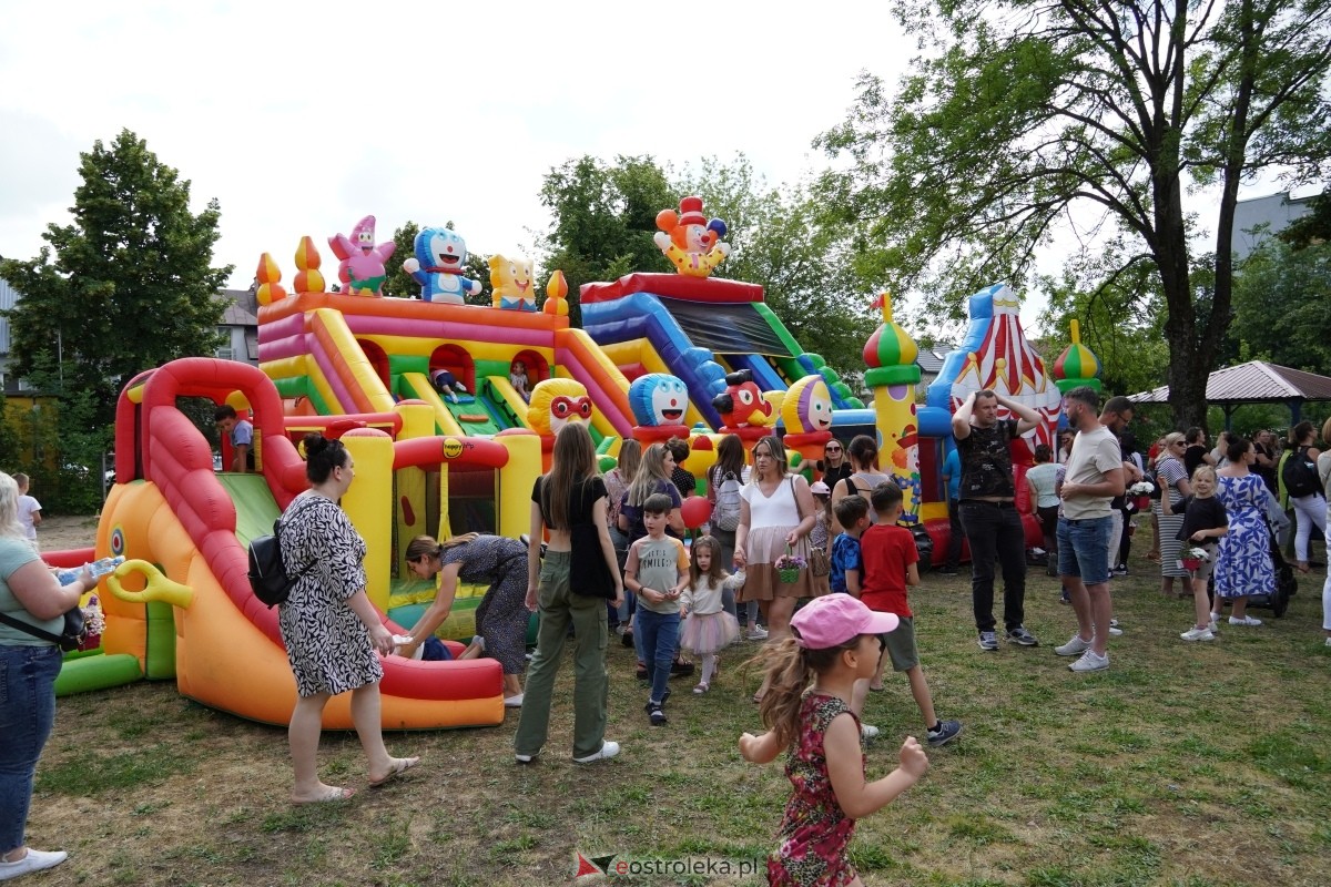Festyn z okazji Dnia rodziny w Przedszkolu Miejskim nr 7 [05.06.2024] - zdjęcie #43 - eOstroleka.pl