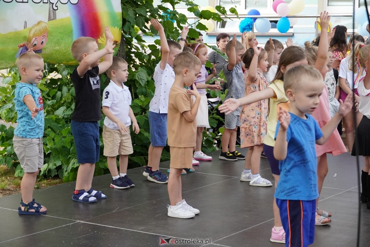 Festyn z okazji Dnia rodziny w Przedszkolu Miejskim nr 7 [05.06.2024] - zdjęcie #40 - eOstroleka.pl