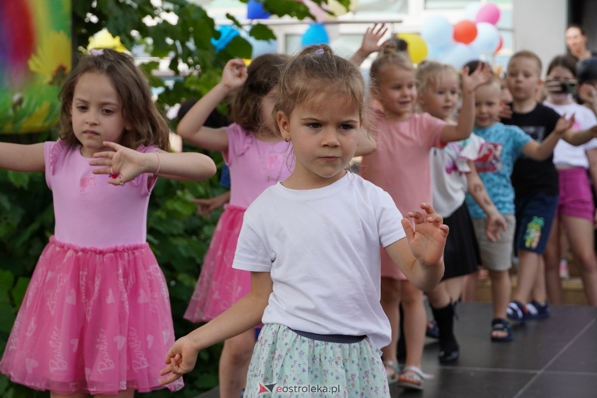 Festyn z okazji Dnia rodziny w Przedszkolu Miejskim nr 7 [05.06.2024] - zdjęcie #36 - eOstroleka.pl