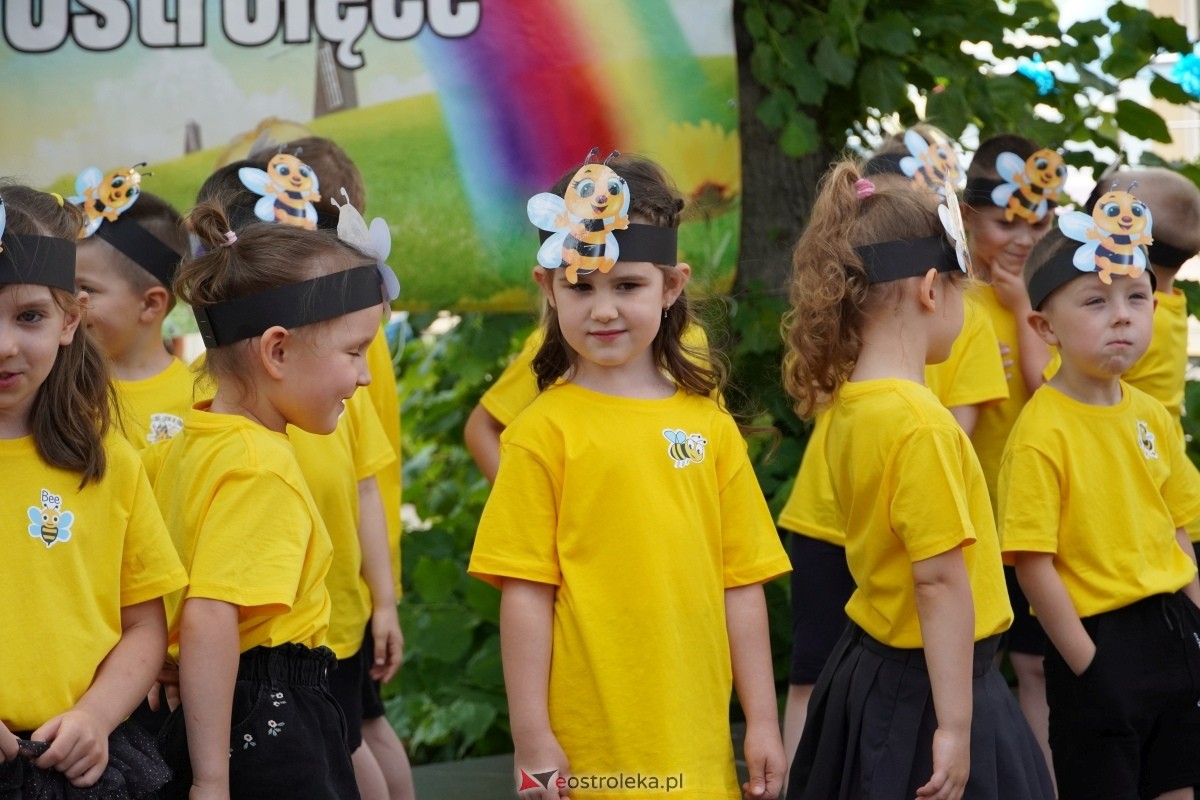 Festyn z okazji Dnia rodziny w Przedszkolu Miejskim nr 7 [05.06.2024] - zdjęcie #24 - eOstroleka.pl