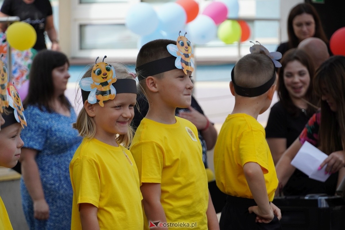 Festyn z okazji Dnia rodziny w Przedszkolu Miejskim nr 7 [05.06.2024] - zdjęcie #16 - eOstroleka.pl
