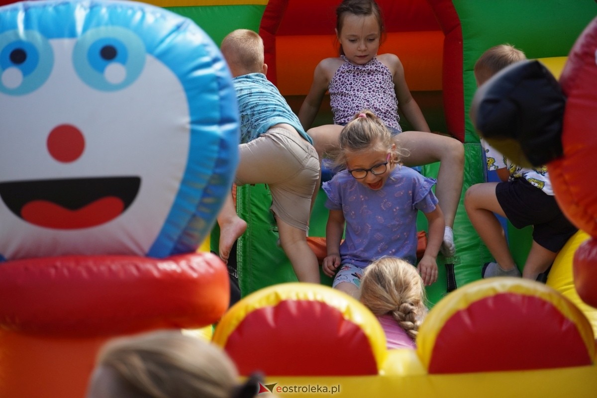 Festyn z okazji Dnia rodziny w Przedszkolu Miejskim nr 7 [05.06.2024] - zdjęcie #2 - eOstroleka.pl