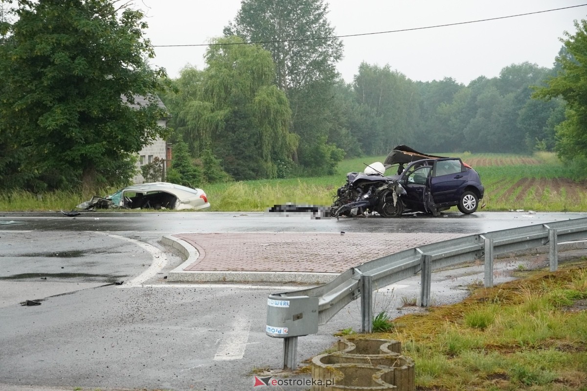 Śmiertelny wypadek w Kordowie na dk-61 [06.06.2024] - zdjęcie #8 - eOstroleka.pl