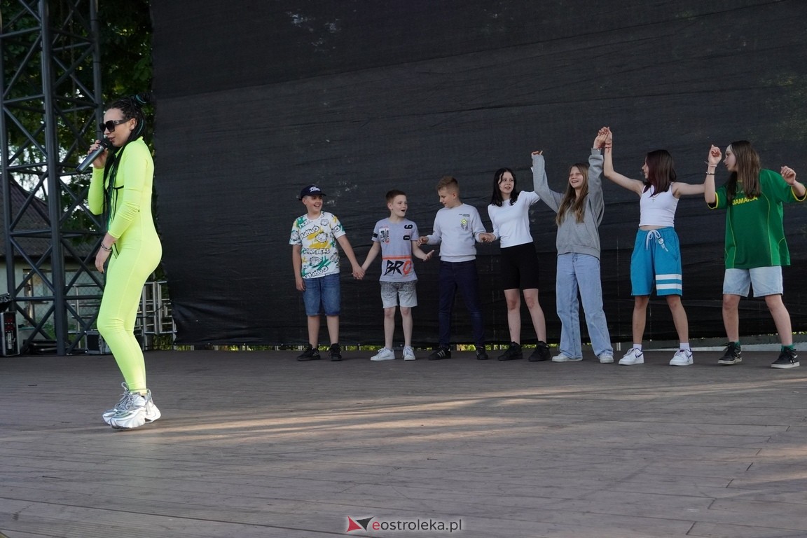 Koncert charytatywny Dla Tytusa na Placu Dworcowym [07.06.2024] - zdjęcie #3 - eOstroleka.pl