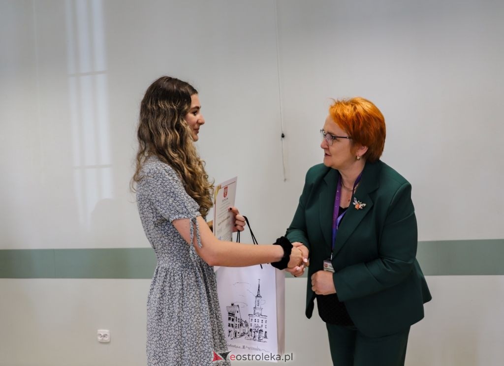 Rozstrzygnięcie konkursu literackiego o św. Janie Pawle II [07.06.2024] - zdjęcie #10 - eOstroleka.pl