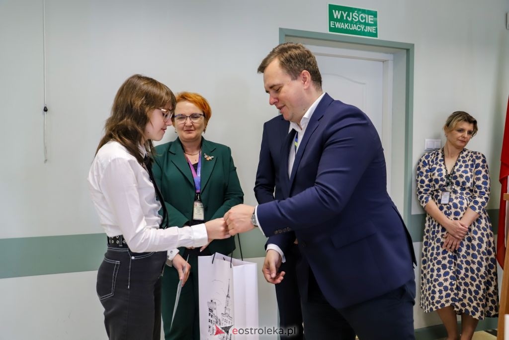 Rozstrzygnięcie konkursu literackiego o św. Janie Pawle II [07.06.2024] - zdjęcie #3 - eOstroleka.pl