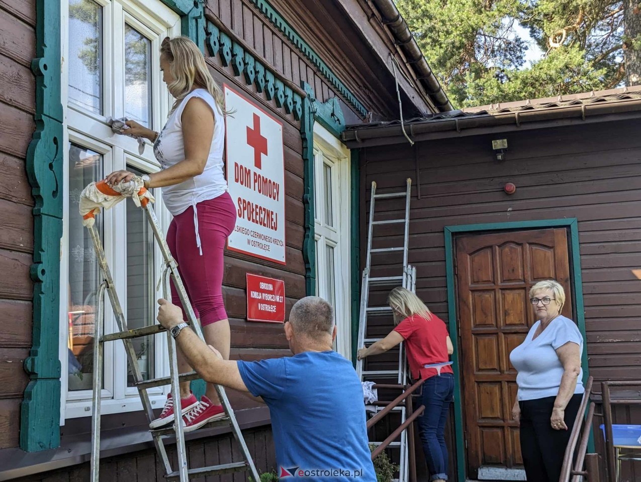 Wspólna alcka WOŚP i SP nr 5 w DPS PCK [08.06.2024] - zdjęcie #15 - eOstroleka.pl
